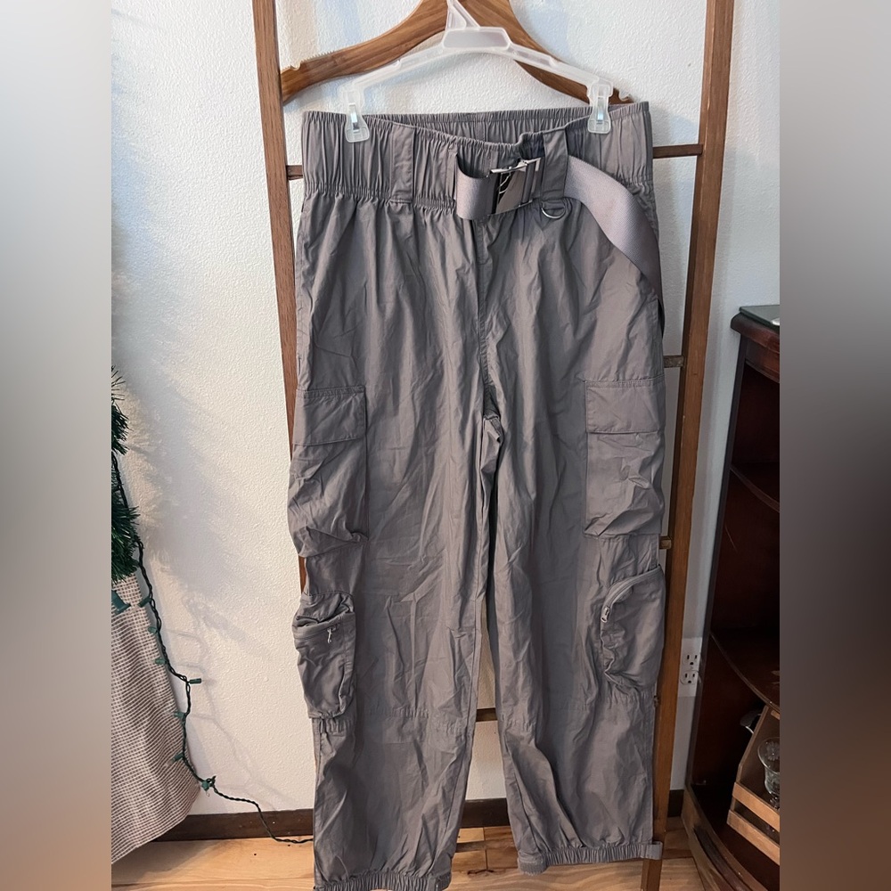 Womens Vitality Cargo Pants with Belt Size Mediim